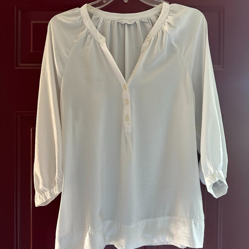 White pull-over 3 button blouse with satin-effect fabric by New York & Company
